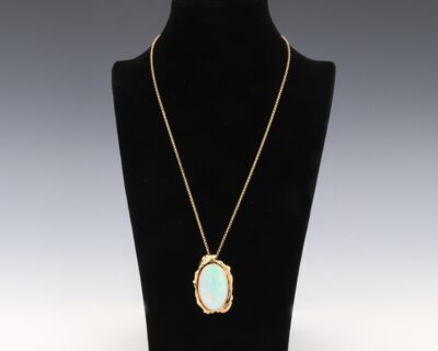 Gold Anhänger, Australischer weißer Opal, Deutschland um 1970